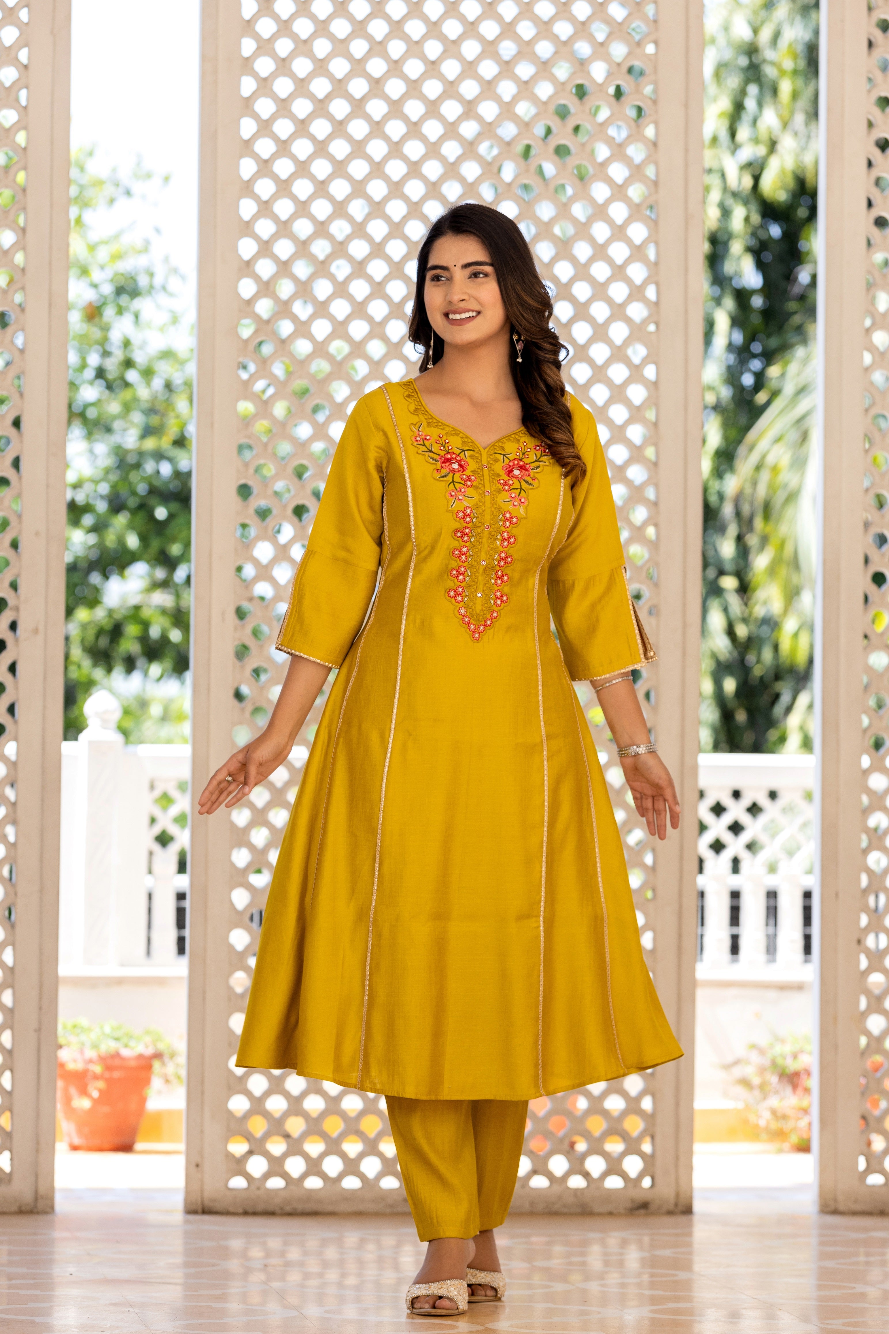 Fabulous Hand Work And Lace Work Cotton Kurta Set